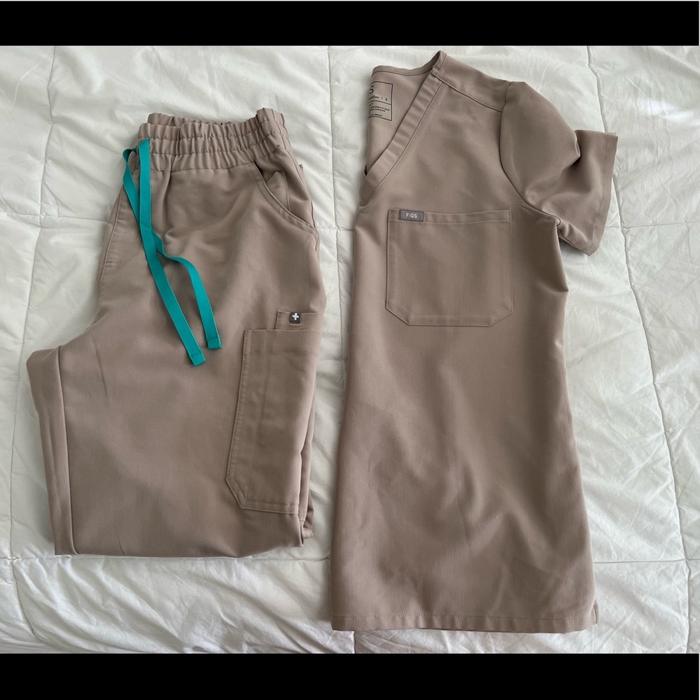 Limited Edition “ Boulder “ color Figs Scrubs -